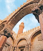 İshakpaşa Sarayı 48 Yıldır Yanlış Restore Ediliyor