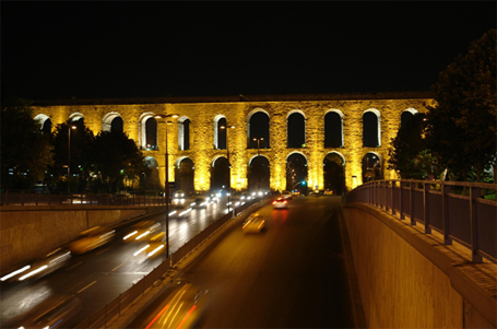 İstanbul Gece Siluetinde Bir Gerdanlık “Bozdoğan Kemeri”
