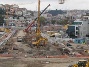 Denizde Hızla İlerleyen Marmaray Karada Rötarlı