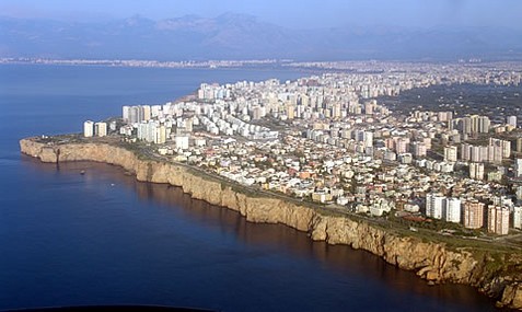 Antalya'da 16 Bin Konut Boşta Ama Yapılaşma Devam Ediyor