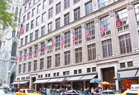 Saks Fifth Avenue Geliyor