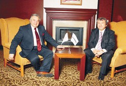 DemirDöküm ile Hürsan Şöminede Liderlik için El Sıkıştı