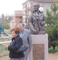 Bir Varmış Bir Yokmuş
