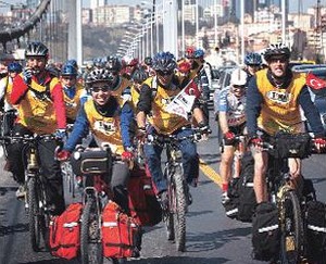 Pedal Bas Dünya Kurtulsun!