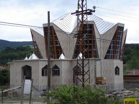 Bolu'nun Köyüne, Farklı Mimaride (!) Cami