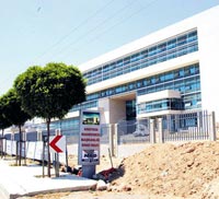 Yüksek Mahkeme'ye Davalık Bina