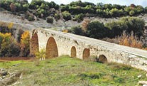 700 Yıllık Köprüde Kaçak Kazı Talanı