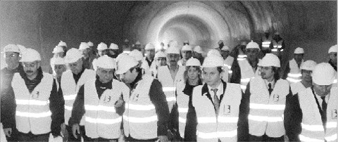 ‘Ya Metro Ya Müteahhit Bitecek’
