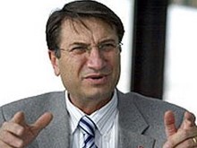 Çankaya Belediyesi Ölülere Bayrak Dağıttı