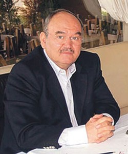 Çakmur, Kahraman Olmak İstiyor