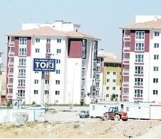 TOKİ Konutlarının Yolu Toz Duman
