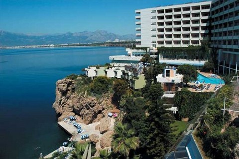 Antalya'da Otel ve Tatil Köylerine Ceza Yağdı