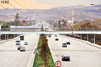 Bu Yoldan Gece değil Gündüz Geç, Herkes Görsün!