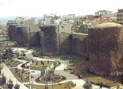 Diyarbakır Surları'na Bitişik 27 Ev İstimlak Edildi
