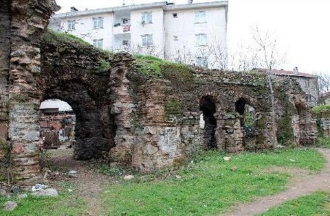 14 Yüzyıllık Damatrys Sarayı İlgi Bekliyor