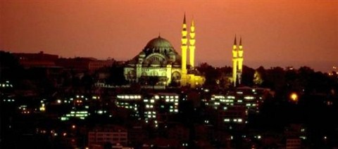 Ünlü Camiler Kapılarını Yeniden Açıyor