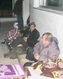 Ucuz Konut için Banka Kapısında Sabahladılar