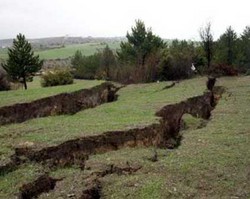 Çeşme'de Yeni Bir Fay Hattı Ortaya Çıktı