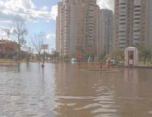 Altyapısızlık 'Su Yüzünde'