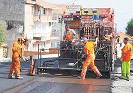 Büyükşehir, Yarım Saatte Kuruyan Asfalt Döküyor