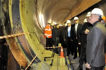 Ulaştırma Bakanı Yerin 42 Metre Altında Kahvaltı Yaptı