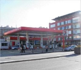 Apartman Arasında Benzinlik