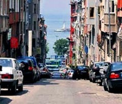 Yeldeğirmeni Ayağa Kalkıyor