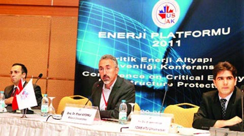 ''Petrol ve Doğalgazda Dışarıya Bağımlılığımız Öngörülebilir Süreçte Sürecek''
