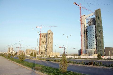 Türkmenistan 2011 Yılında İnşaat Sektörüne 7 Milyar Dolar Ayırdı
