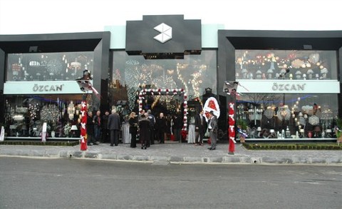 Özcan Aydınlatma Artık Avizeciler Çarşısında…