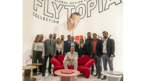 Karim Rashid, İstanbul Mobilya Fuarı’nda Kelebek Mobilya Standında Hayranlarıyla Buluştu