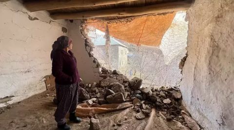 Irak'taki Deprem Hakkari’de Yıkıma Sebep Oldu