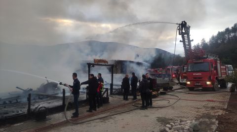 Bolu'da Mühürlenen Otelde Yangın