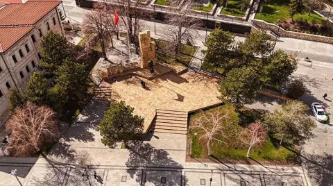 Sivas Kongresi Ruhunu Yansıtan Anıtın Çevresi Yenileniyor
