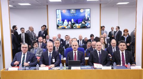 Bakan Uraloğlu: Kocaeli'de Çöken Binanın Metroyla İlgisi Yok