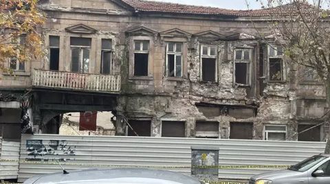 Edremit’te Tarihi Han Çökme Riskiyle Karşı Karşıya