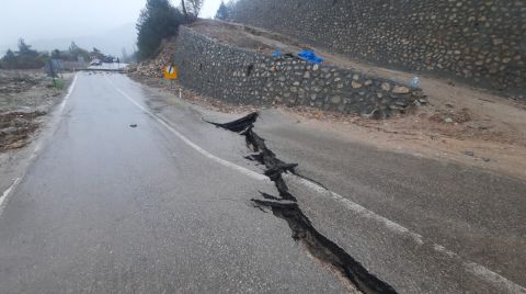 Cide-Bartın Kara Yolu, Heyelan Nedeniyle Ulaşıma Kapatıldı