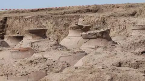 Urartu Dönemi Çivi Yazılı 76 Pithos; 2025’in En Dikkat Çekici Arkeolojik Keşiflerinden Oldu