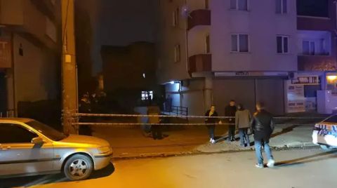 Gebze’de 5 Katlı Bina, Girişinde Oluşan Çukur Nedeniyle Tahliye Edildi