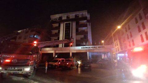 Bursa'da 7 Katlı Otelde Yangın