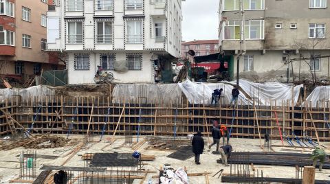 İnşaat Temelinin Yanında Toprak Kayması; 25 Kişi Tahliye Edildi