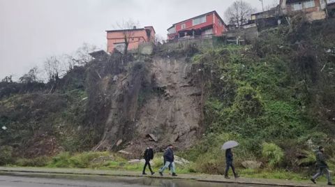 Zonguldak'ta Heyelan Nedeniyle 2 Ev Boşaltıldı