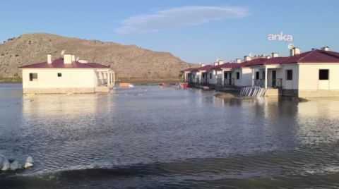 Osmaniye’de Deprem Konutlarını Su Bastı