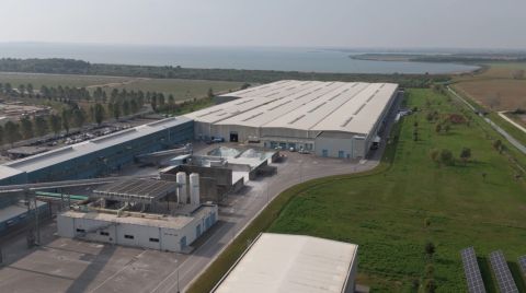 Şişecam İtalya’daki Kaplamalı Cam Hattı Yatırımını Tamamladı