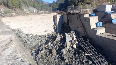 Alakır’da HES’i Sel Vurdu