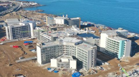 Dolgu Alanına Yapılan Hastane Denize Kayıyor