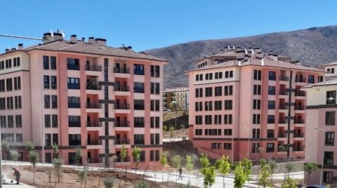 İkizce’de Depremzedeler TOKİ Ödeme Sistemine Tepkili