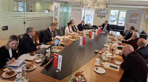 YÜF’te Güven Tazelendi: Adil Sani Konukoğlu Yeniden Başkan