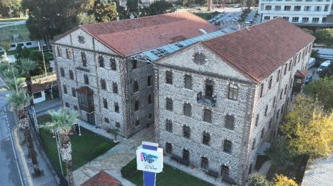 İzmir’de “Meslek Fabrikası” Binasında Tahliye Başladı