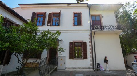 İzmir Kent Kütüphanesi Yenilendi